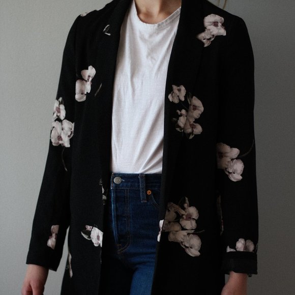 Flower Blazer - Picture 1 of 3